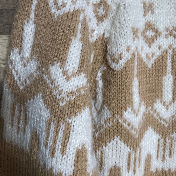 Handmade Hand Knit Tan and White Fair Isle Crewneck Sweater Medium - Picture 4 of 10
